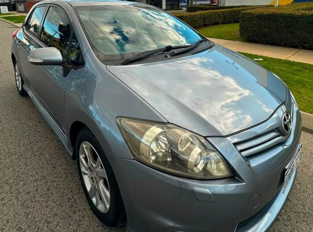 2010 TOYOTA COROLLA HATCHBACK LAVIN ZR